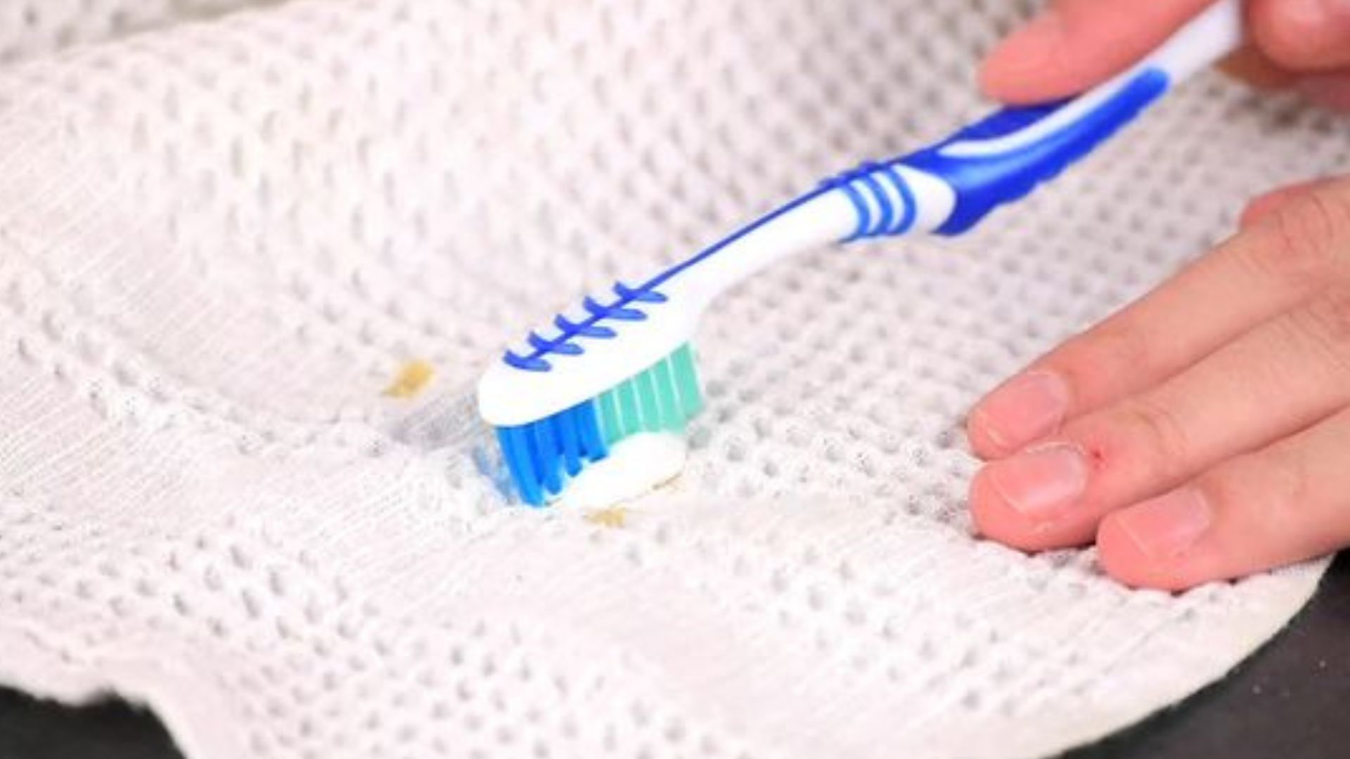 How To Get Mayonnaise Stains Out Of Clothes (Quick and Easy)