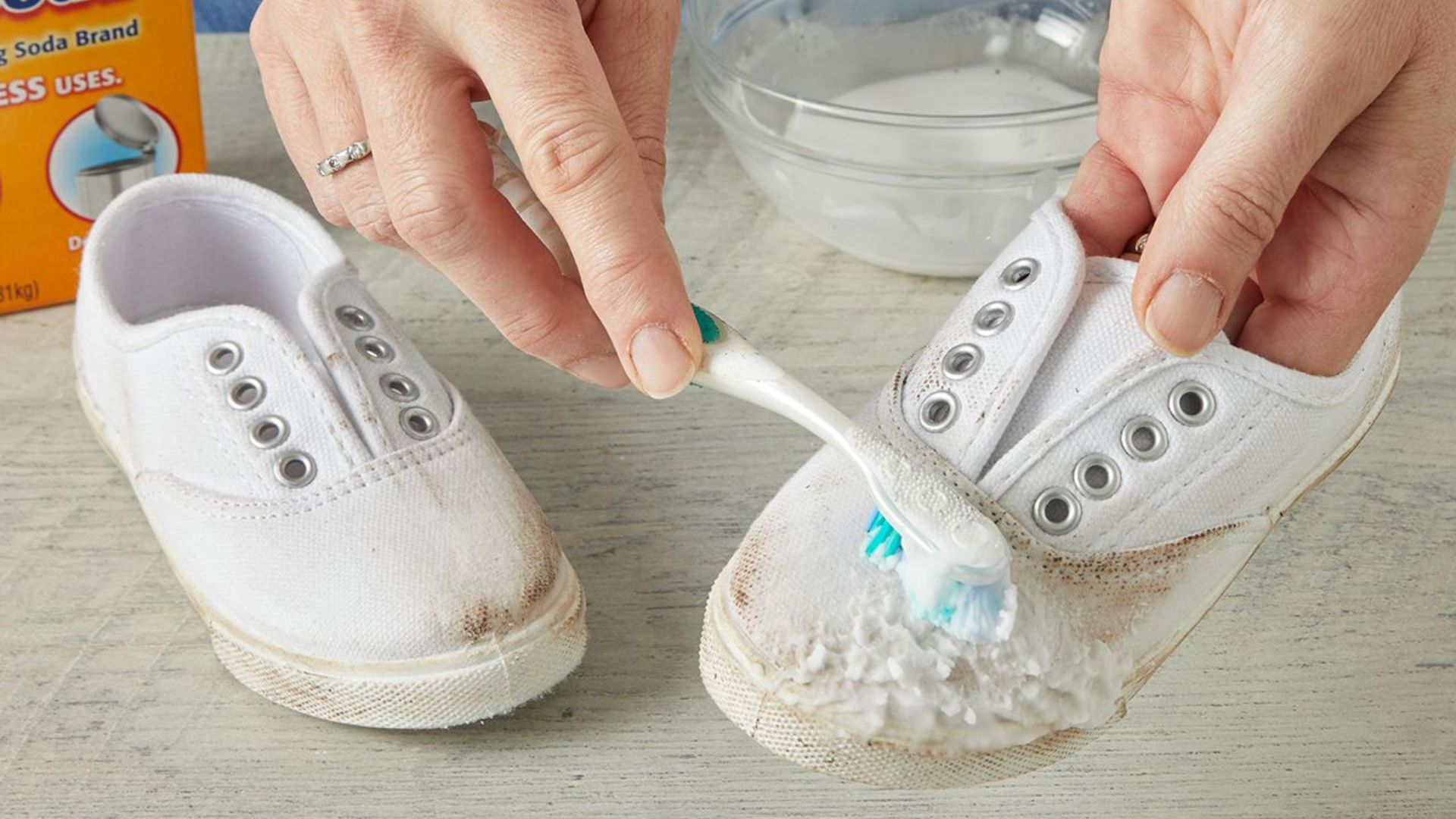 How to Clean White Canvas Shoes: A Comprehensive Guide